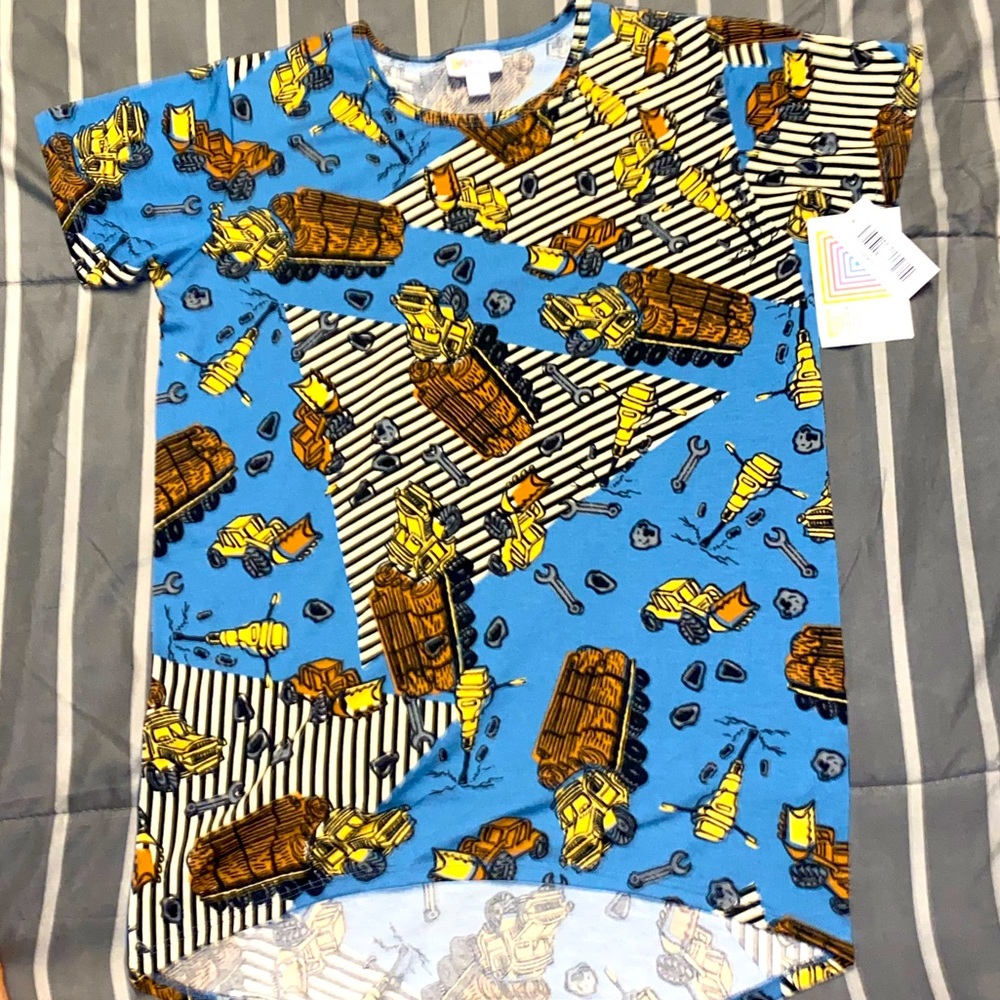 LULAROE Gracie juniors/kids Shirt